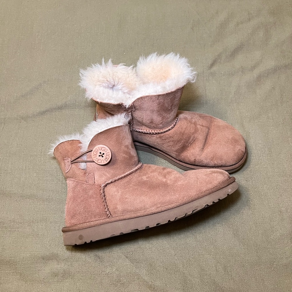 UGG Australia Tan Suede Boots with Fur Lining